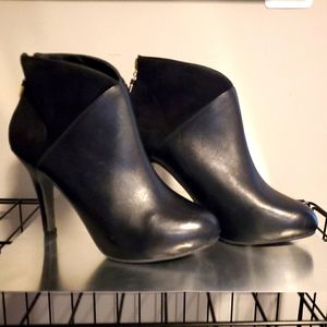 Black leather/suede boots